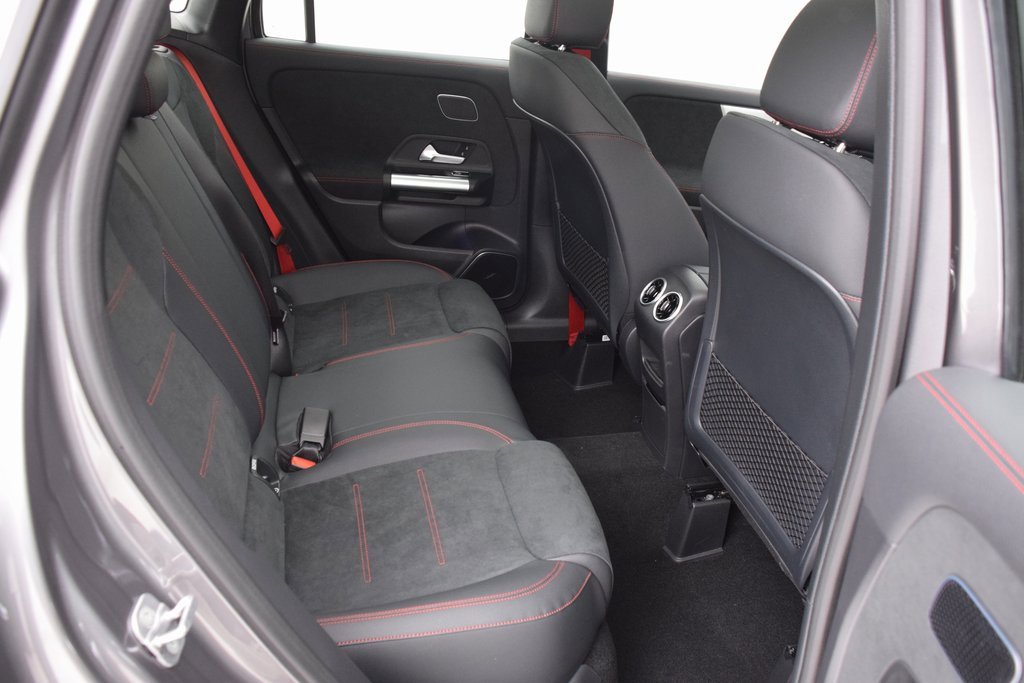 New 2025 Mercedes-Benz GLA 35 AMG 4MATIC image 18