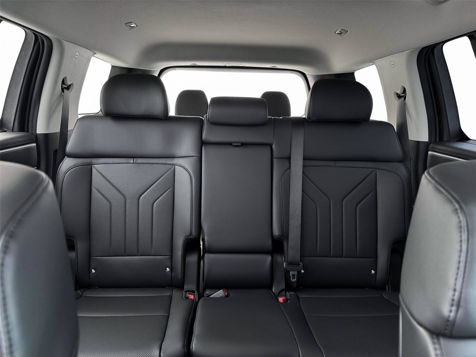 New 2025 Hyundai Santa Fe SEL AWD/4WD image 16