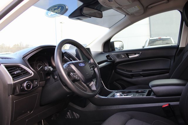 Used 2024 Ford Edge SE image 11