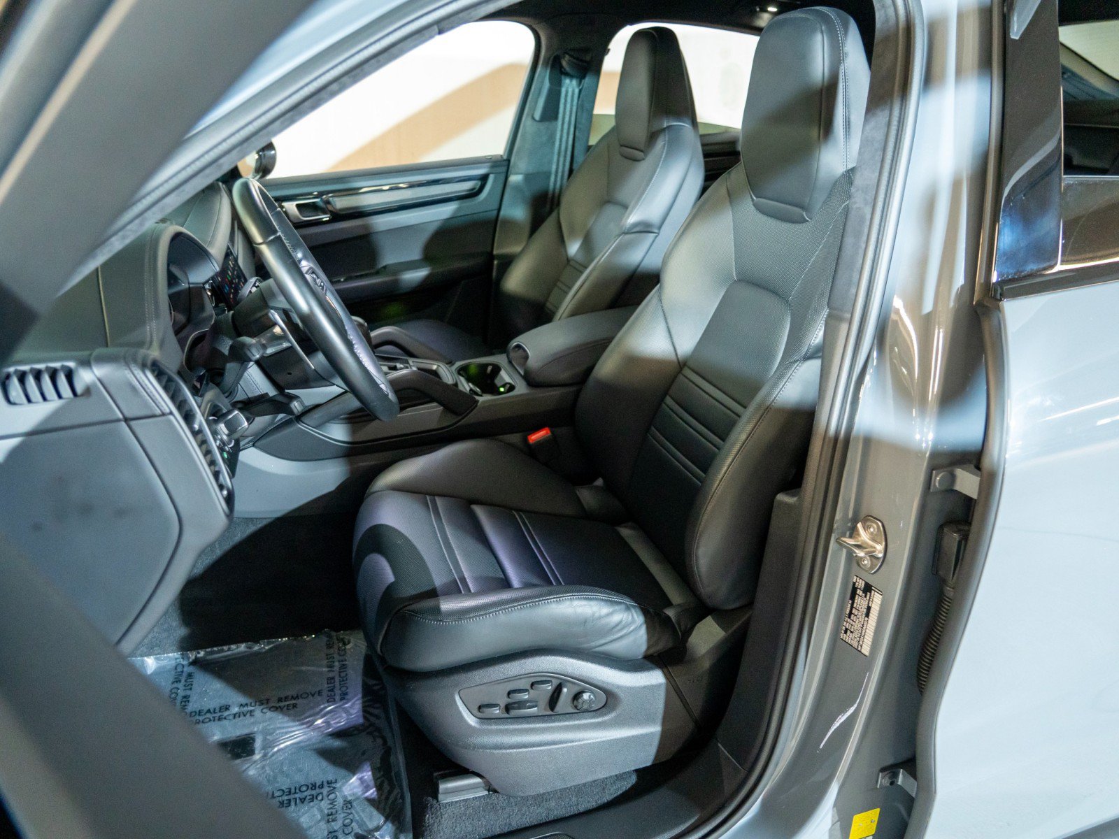 Certified 2022 Porsche Cayenne Turbo GT AWD/4WD image 5