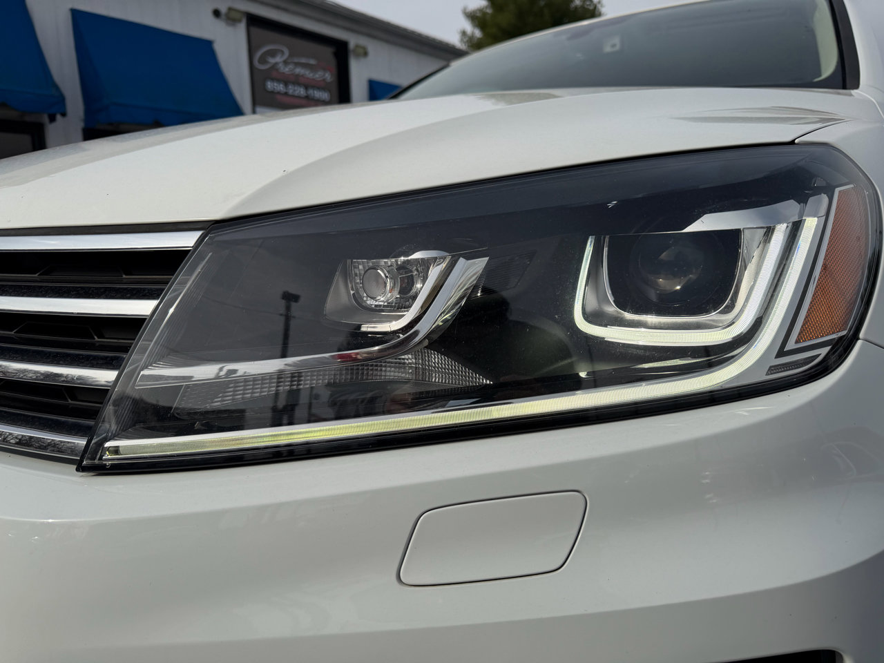 Used 2016 Volkswagen Touareg Sport image 26