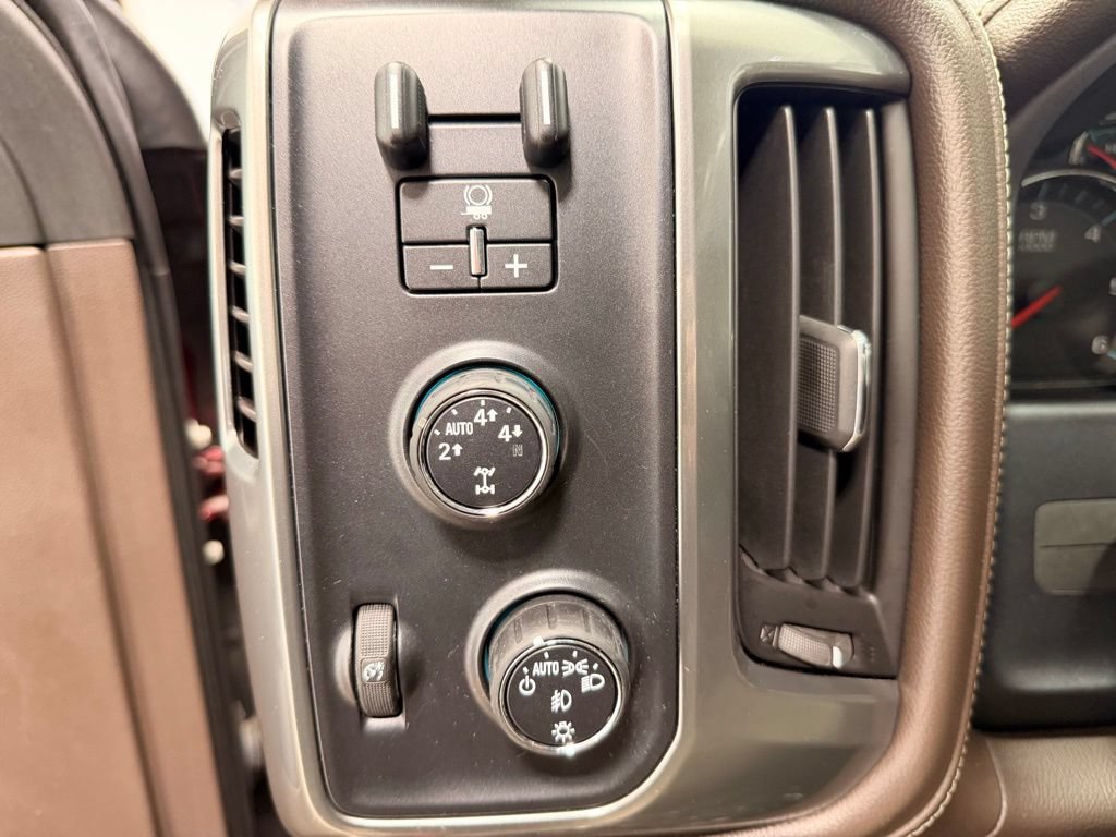 Used 2016 Chevrolet Silverado 1500 LTZ w/ Sport Package AWD/4WD image 28