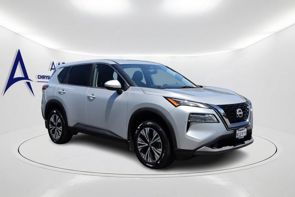 Used 2022 Nissan Rogue SV AWD/4WD image 3