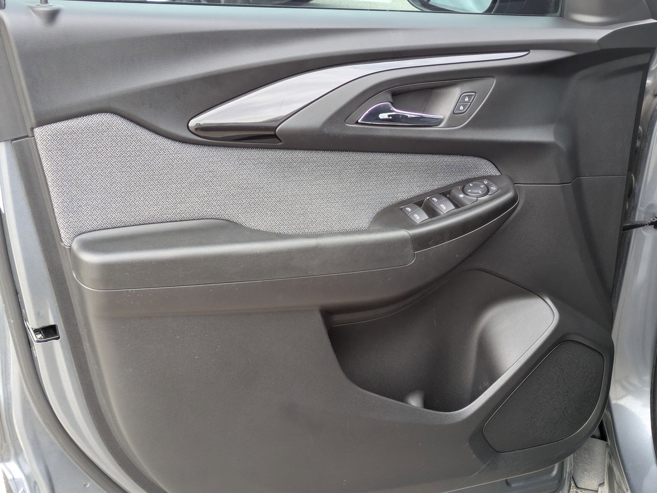 Certified 2022 Chevrolet TrailBlazer LT w/ LPO, Blackout Package image 11