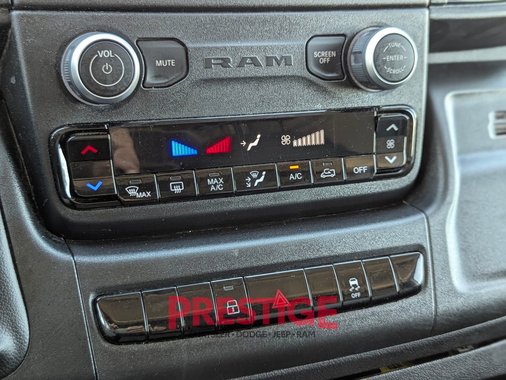 Used 2025 RAM ProMaster 2500 w/ Convenience Group image 26