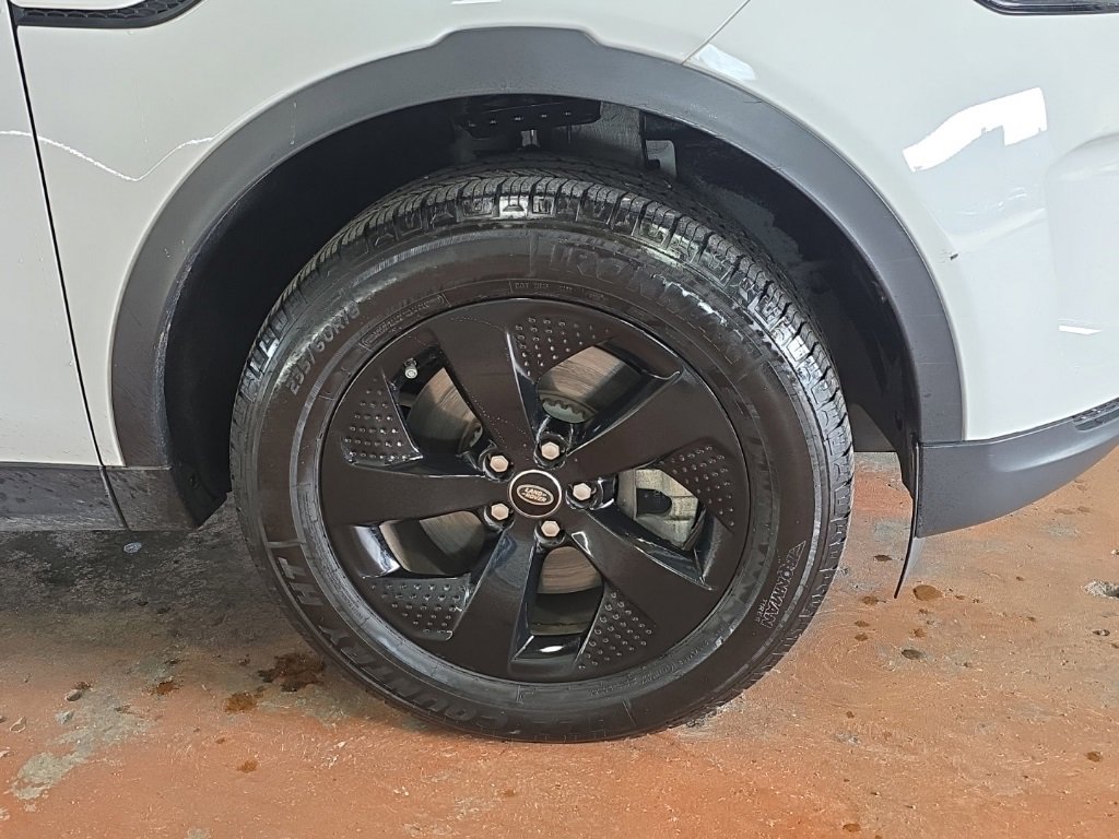 Used 2020 Land Rover Discovery Sport image 8