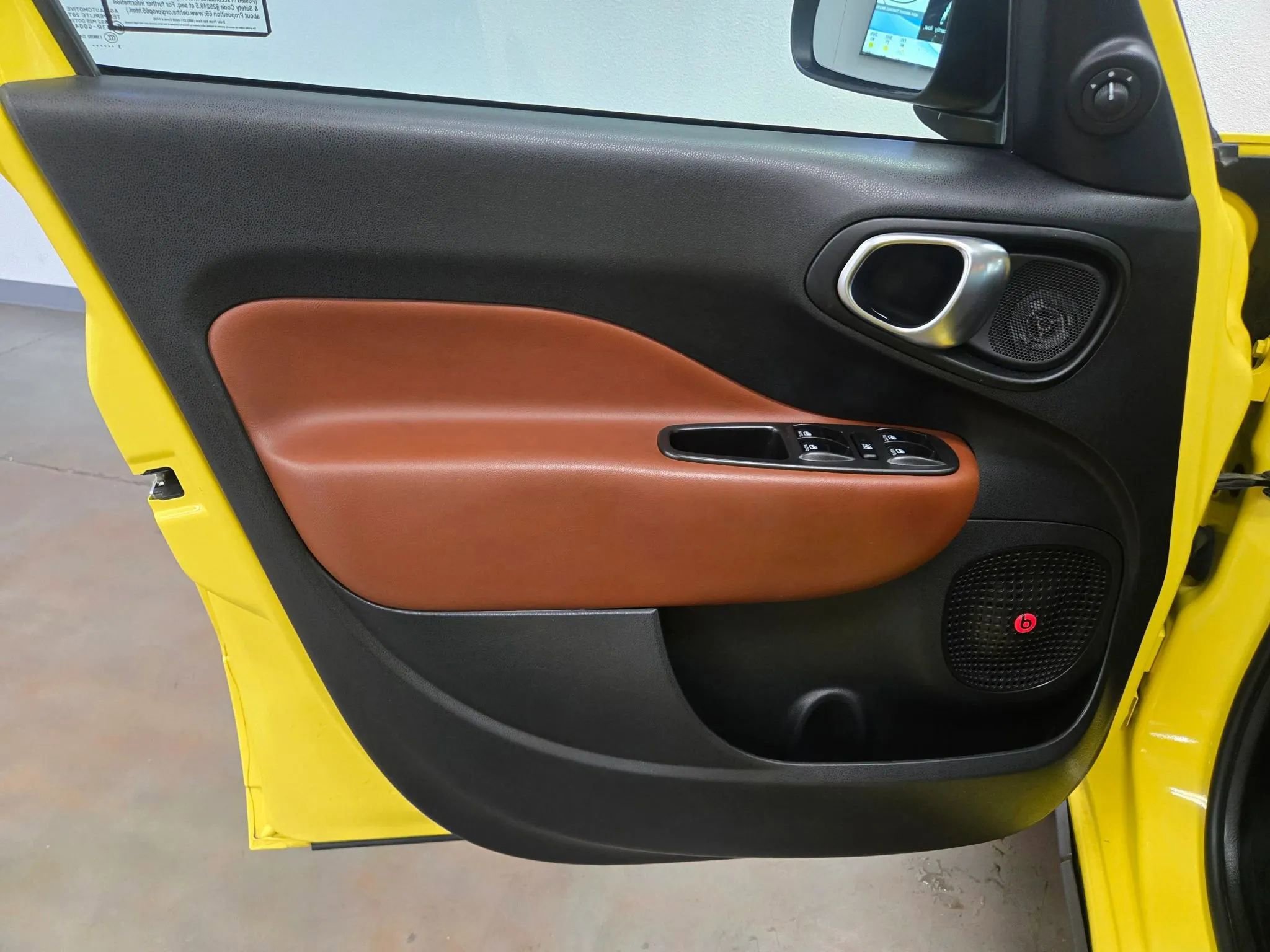 Used 2014 FIAT 500L Trekking w/ Popular Equipment Group image 13