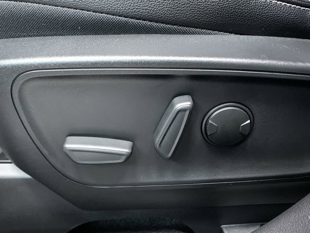 New 2023 Ford Escape SE w/ PHEV Premium Package FWD image 19