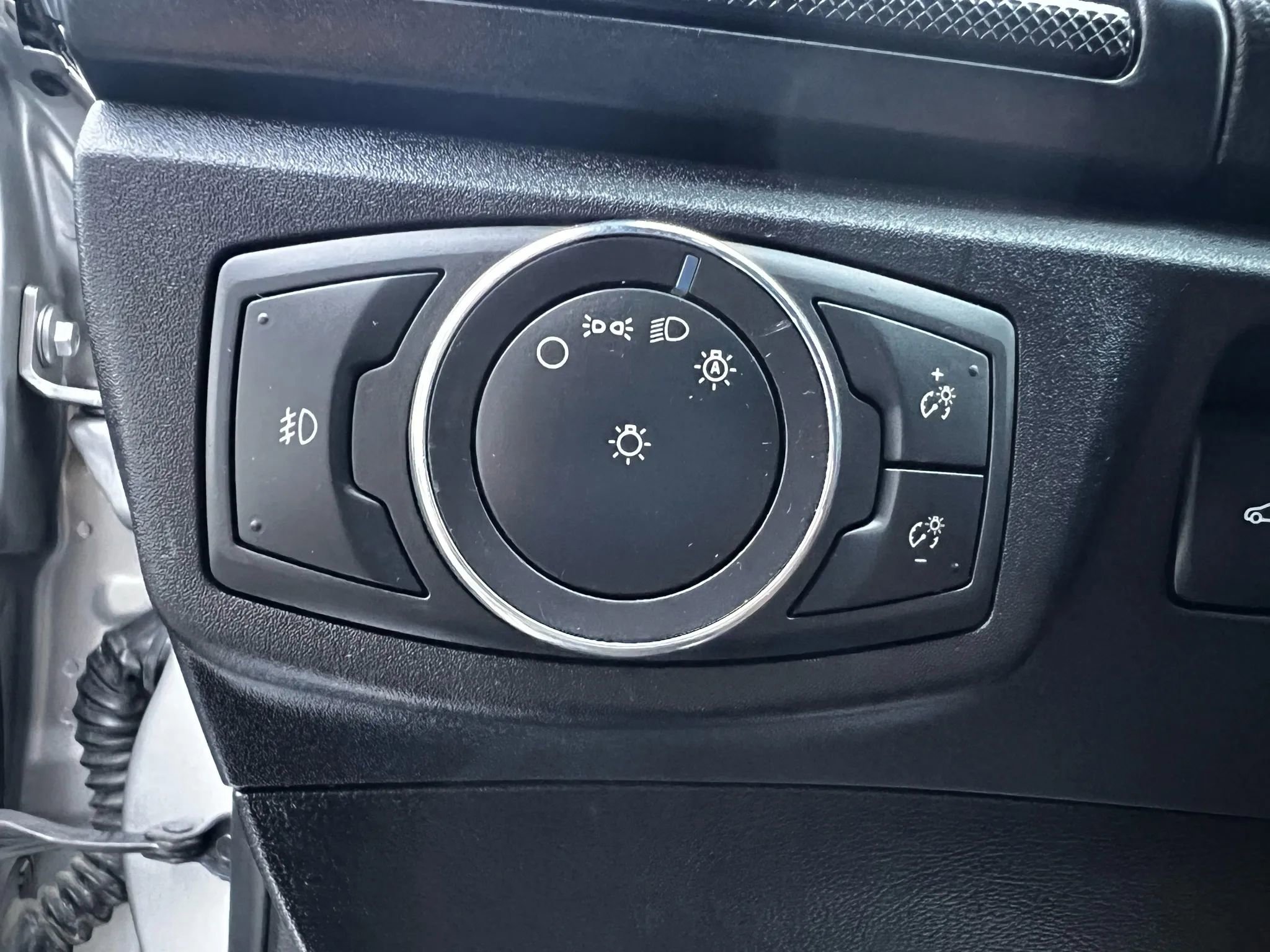 Used 2018 Ford Fusion SE w/ Equipment Group 201A image 48