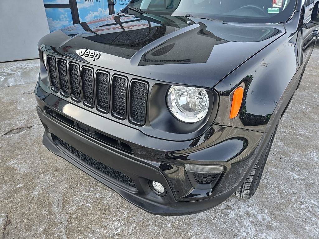 Used 2023 Jeep Renegade Altitude w/ Sun/Sound Group image 17
