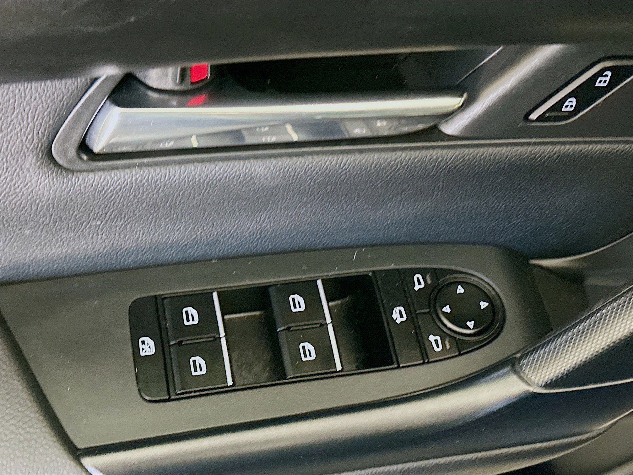 Used 2025 MAZDA CX-50 2.5 Hybrid w/ Premium Plus Pkg image 15