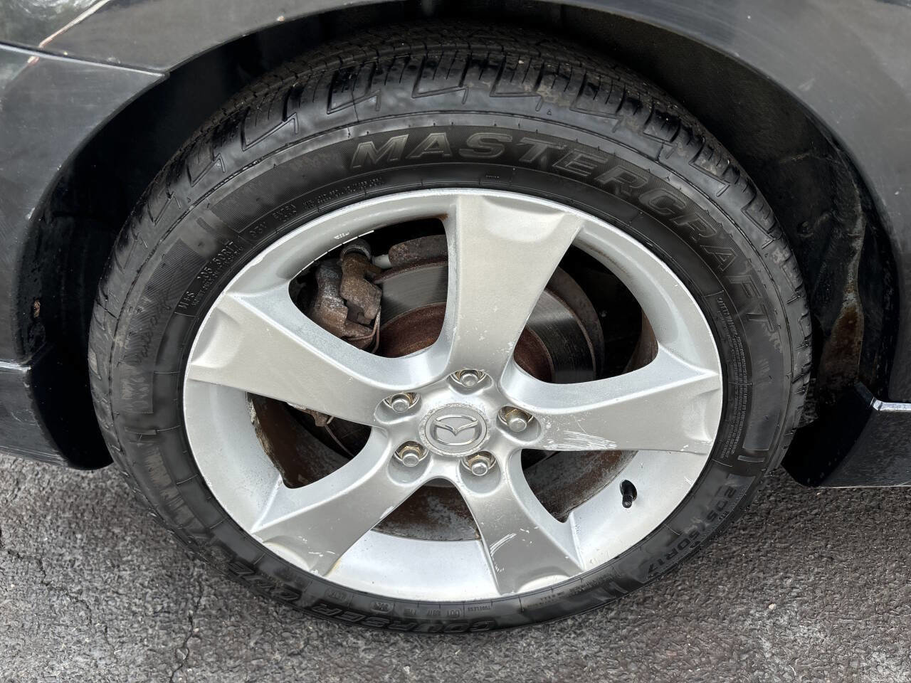 Used 2005 MAZDA MAZDA3 s w/ Moonroof & 6-CD Pkg image 24