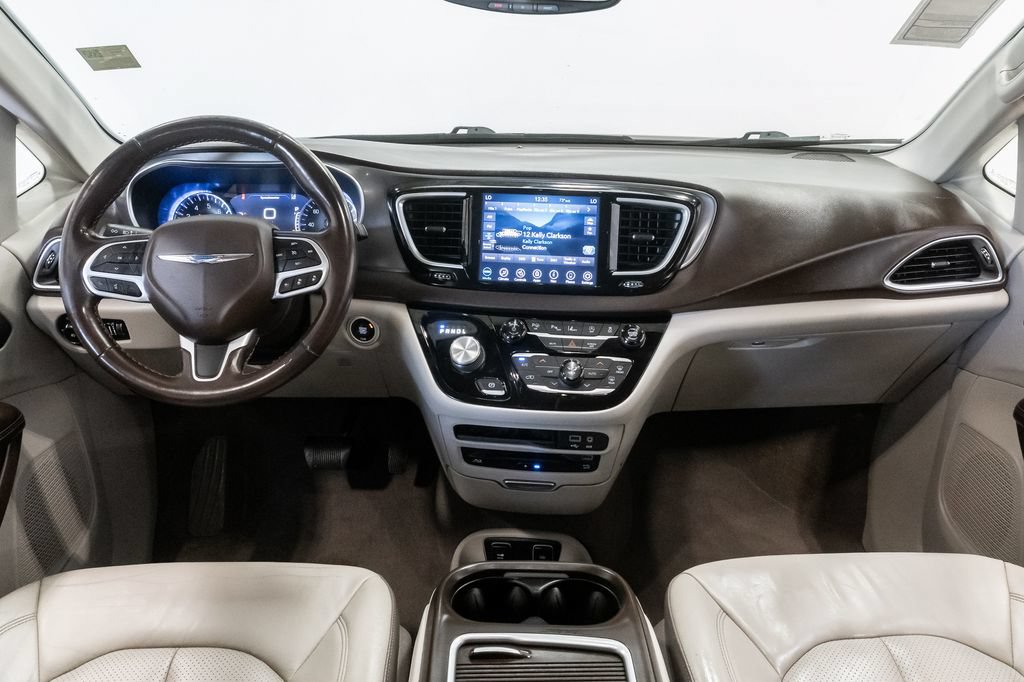 Used 2019 Chrysler Pacifica Touring-L Plus w/ Advanced Safetytec Group FWD image 29