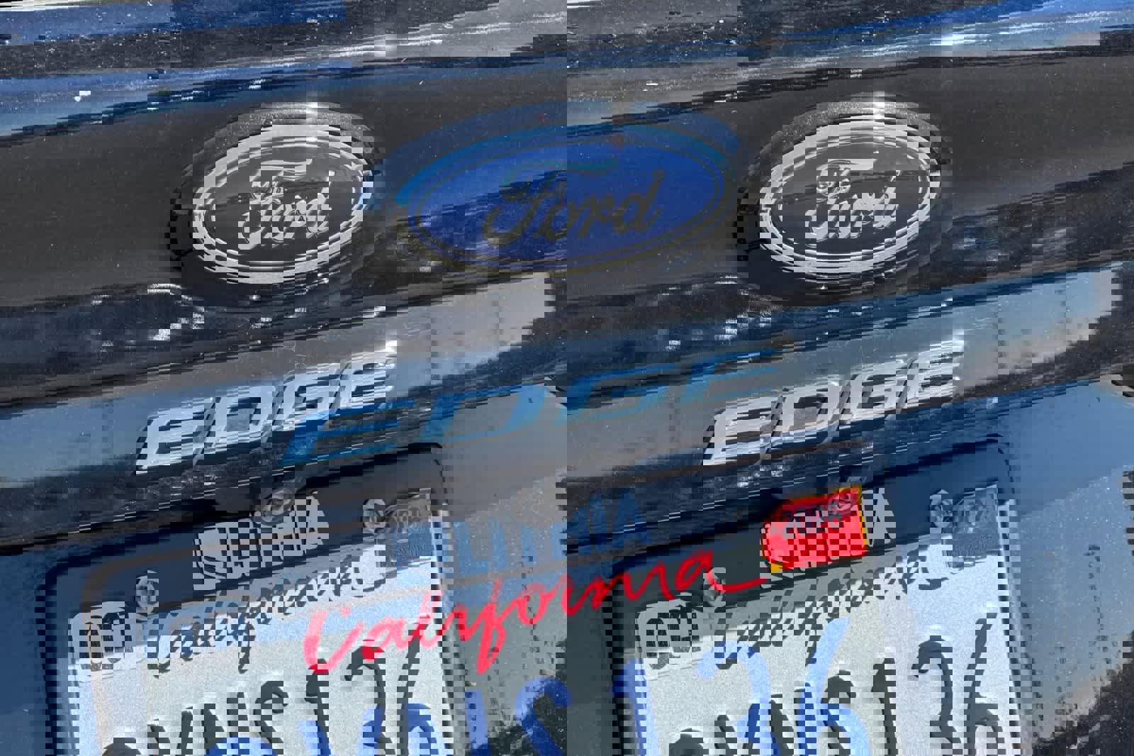 Used 2021 Ford Edge Titanium w/ Cargo Accessory Package image 33