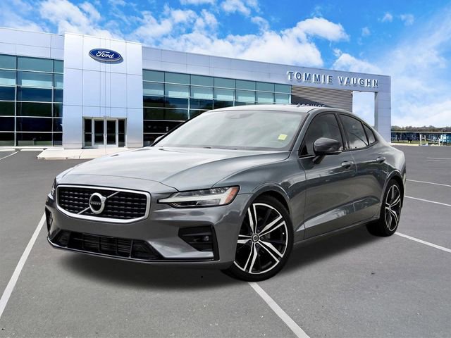 Used 2019 Volvo S60 T5 R-Design image 1