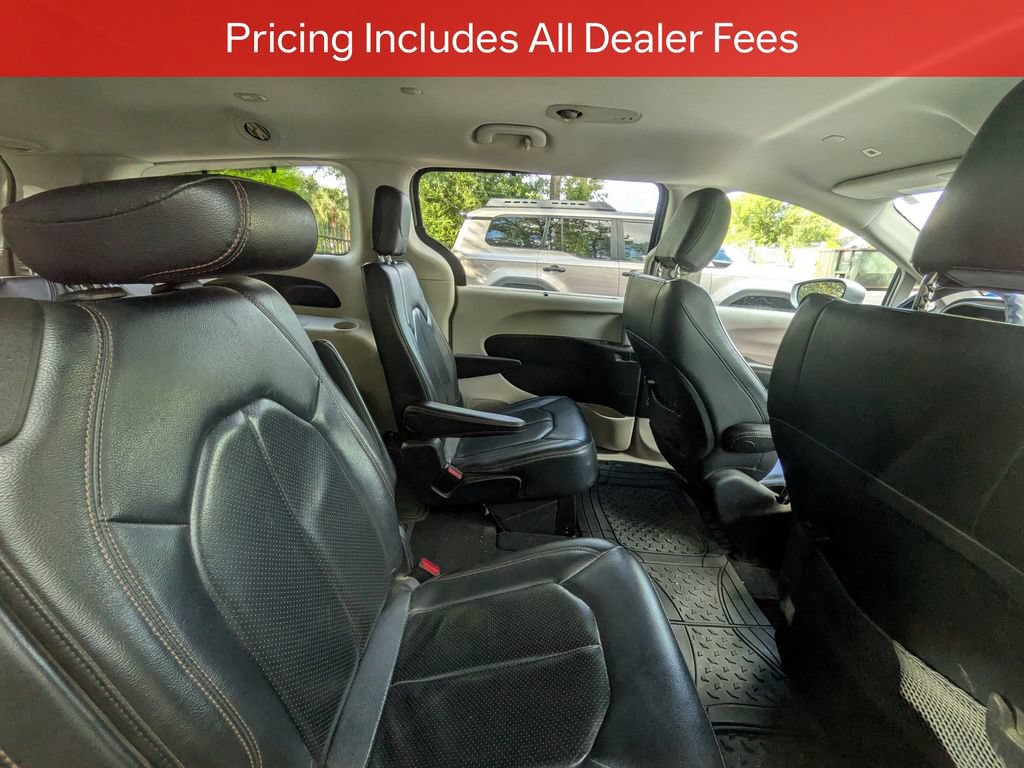 Used 2019 Chrysler Pacifica Touring-L FWD image 8