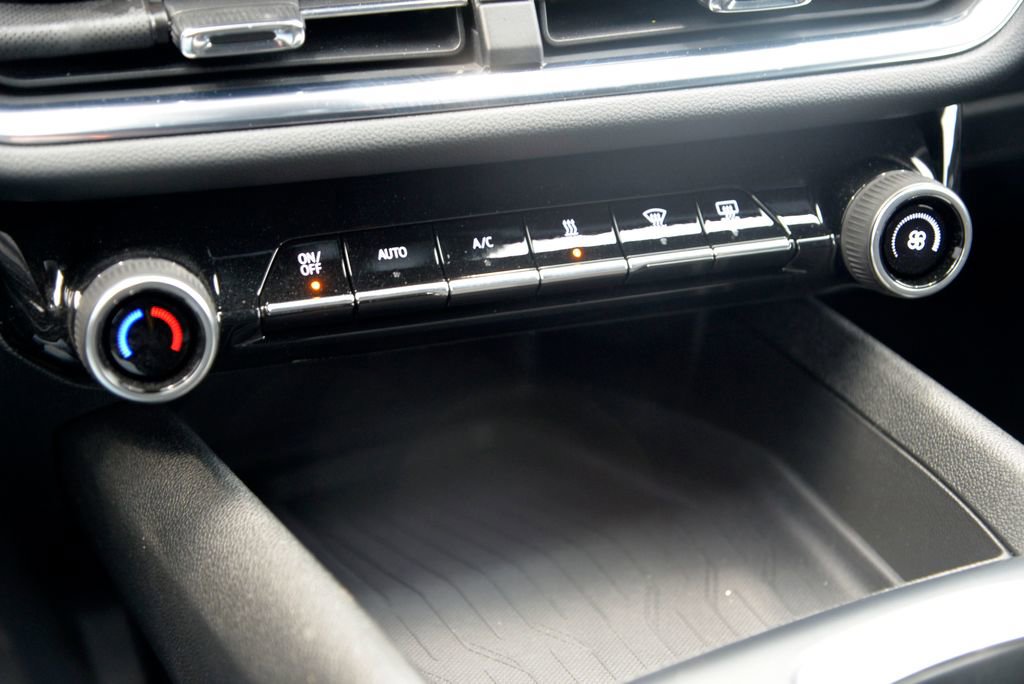 Certified 2025 Chevrolet Equinox EV LT image 25