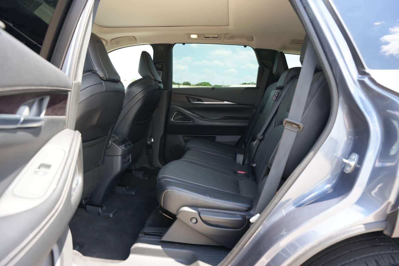 Used 2023 INFINITI QX60 Sensory w/ Vision Package AWD/4WD image 19