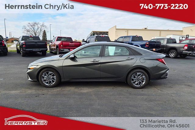Used 2024 Hyundai Elantra SEL image 4