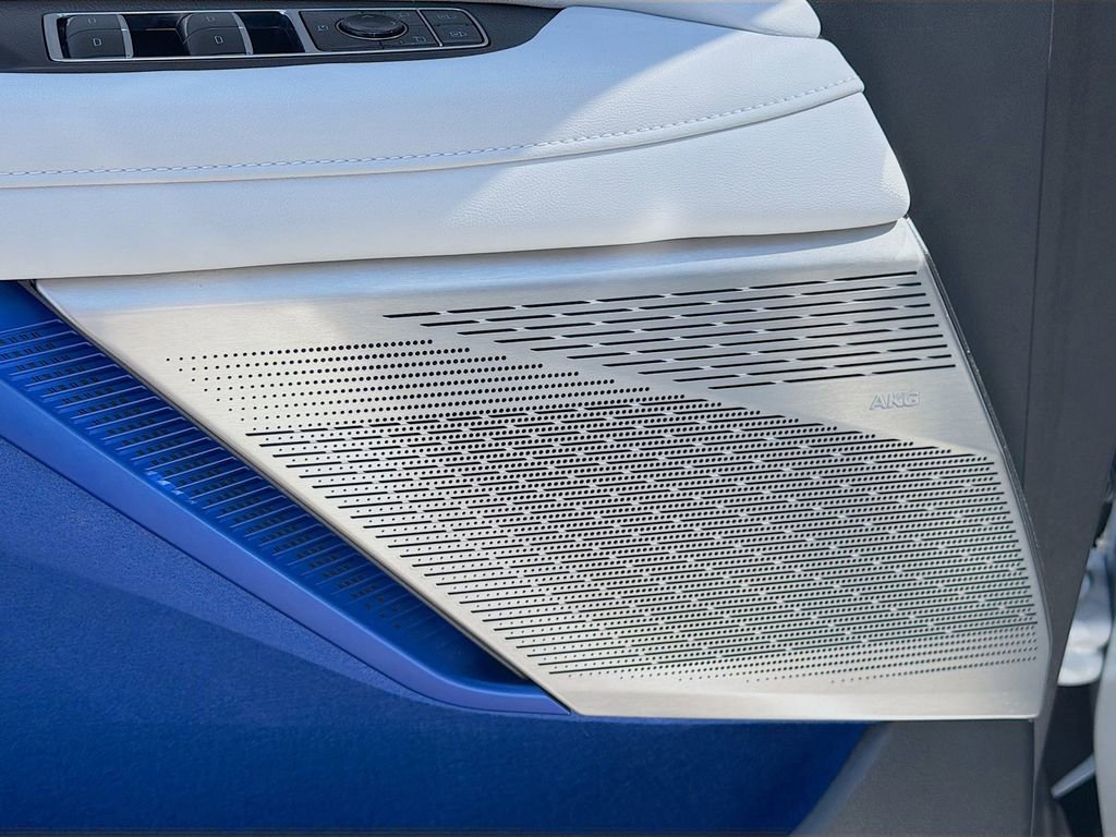 Certified 2025 Cadillac Optiq Sport 2 image 24