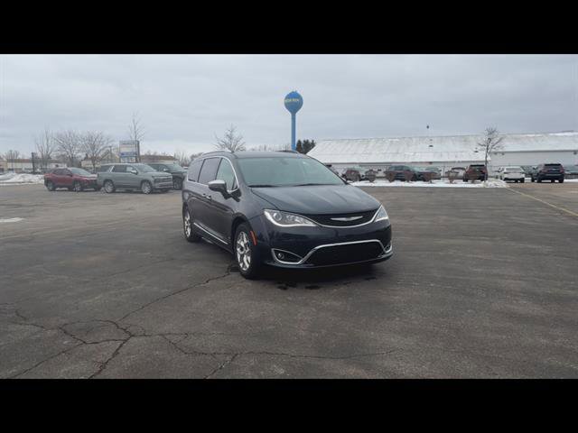 Used 2019 Chrysler Pacifica Limited image 27