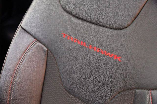 Used 2025 Jeep Compass Trailhawk w/ Trailer Tow Group AWD/4WD image 22