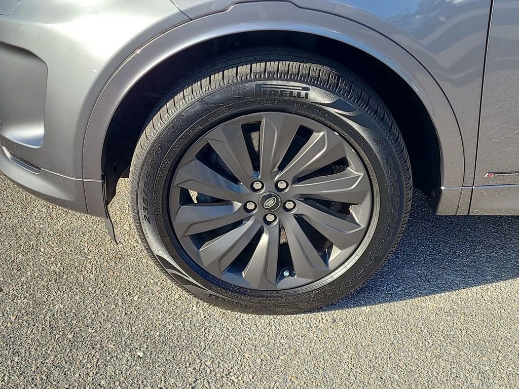 Used 2020 Land Rover Discovery Sport SE R-Dynamic image 17