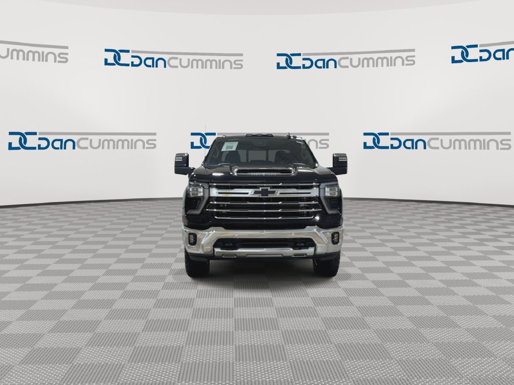 Used 2024 Chevrolet Silverado 2500 LTZ w/ LTZ Premium Package AWD/4WD image 3