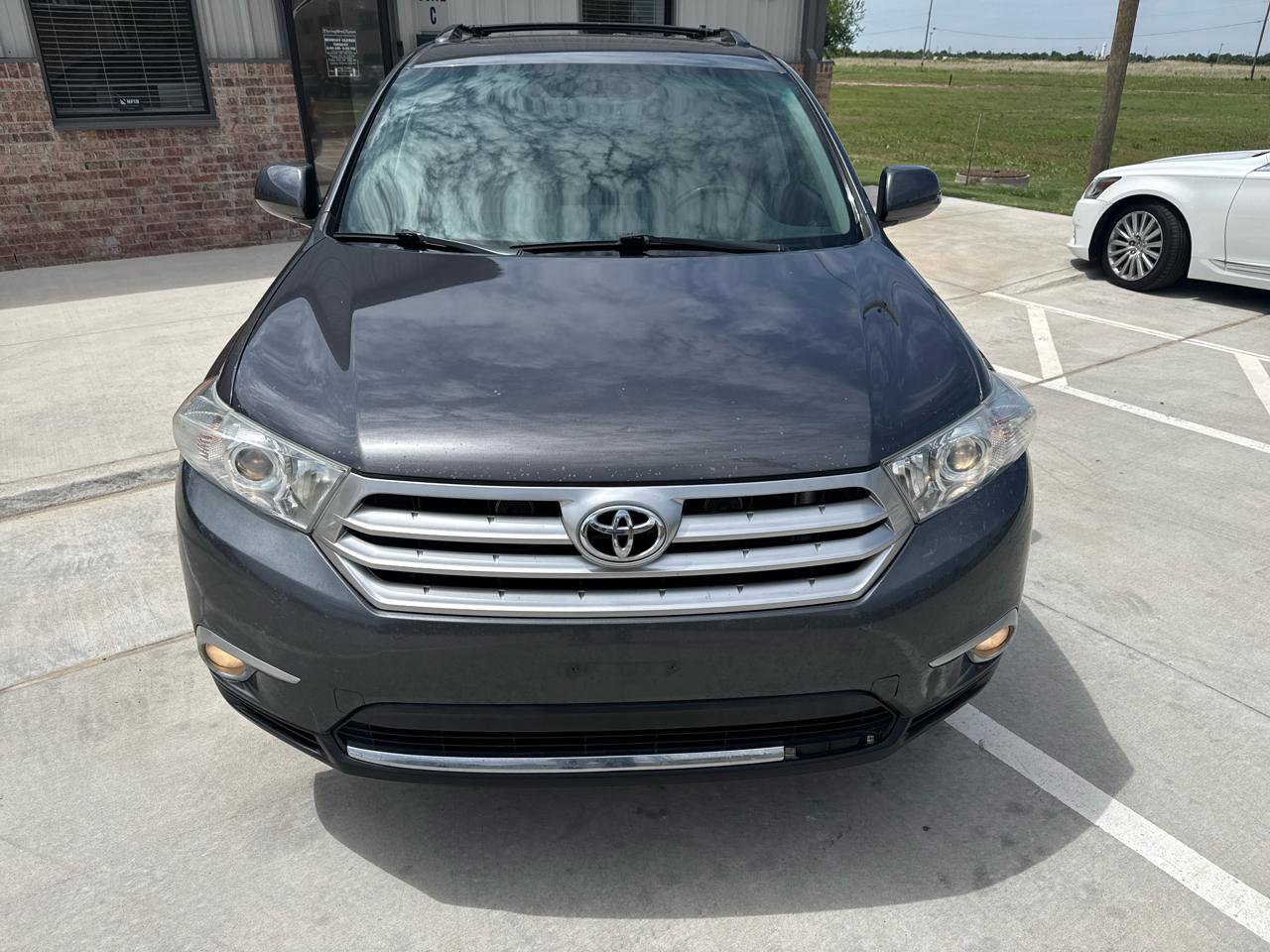 Used 2012 Toyota Highlander SE FWD image 5