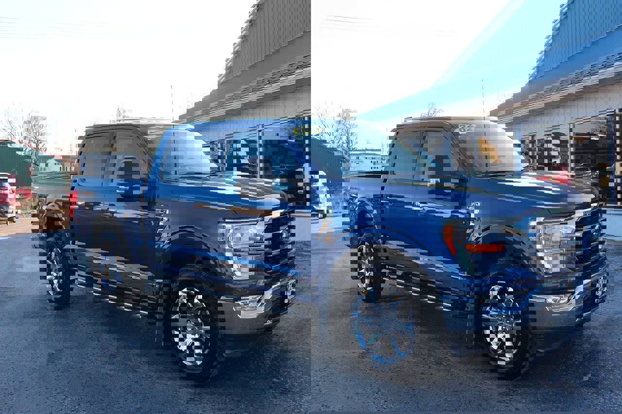 Used 2022 Ford F150 XLT w/ Equipment Group 301A Mid image 3