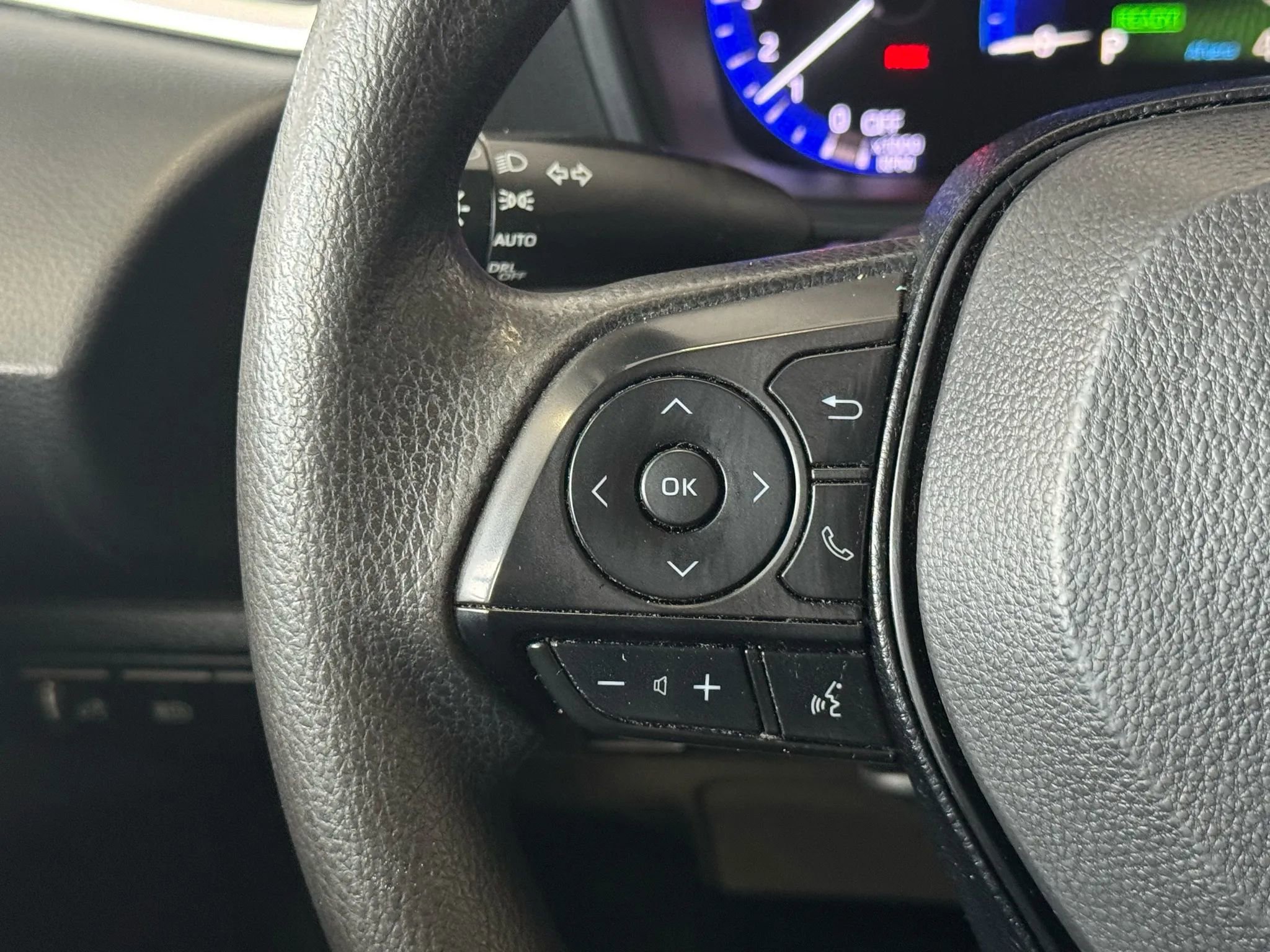 Used 2020 Toyota Corolla LE image 12