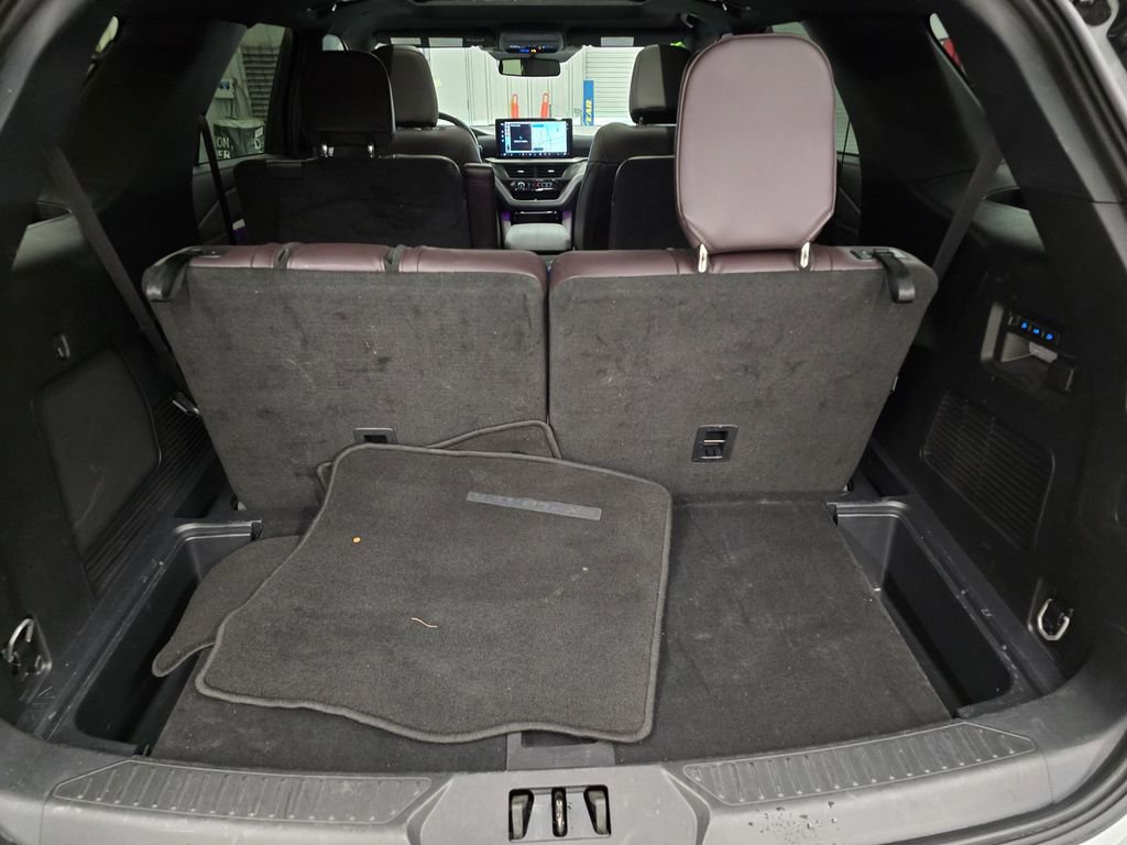Used 2025 Ford Explorer Platinum w/ LUX Leather Package image 43