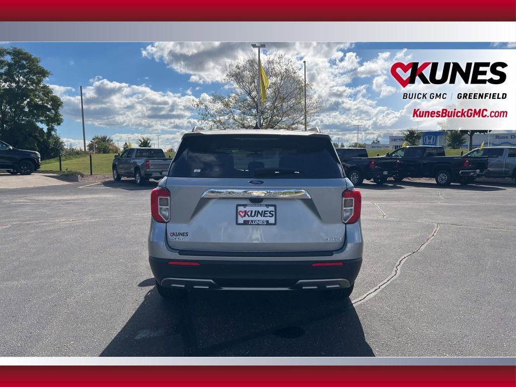 Used 2023 Ford Explorer XLT w/ Equipment Group 202A image 6
