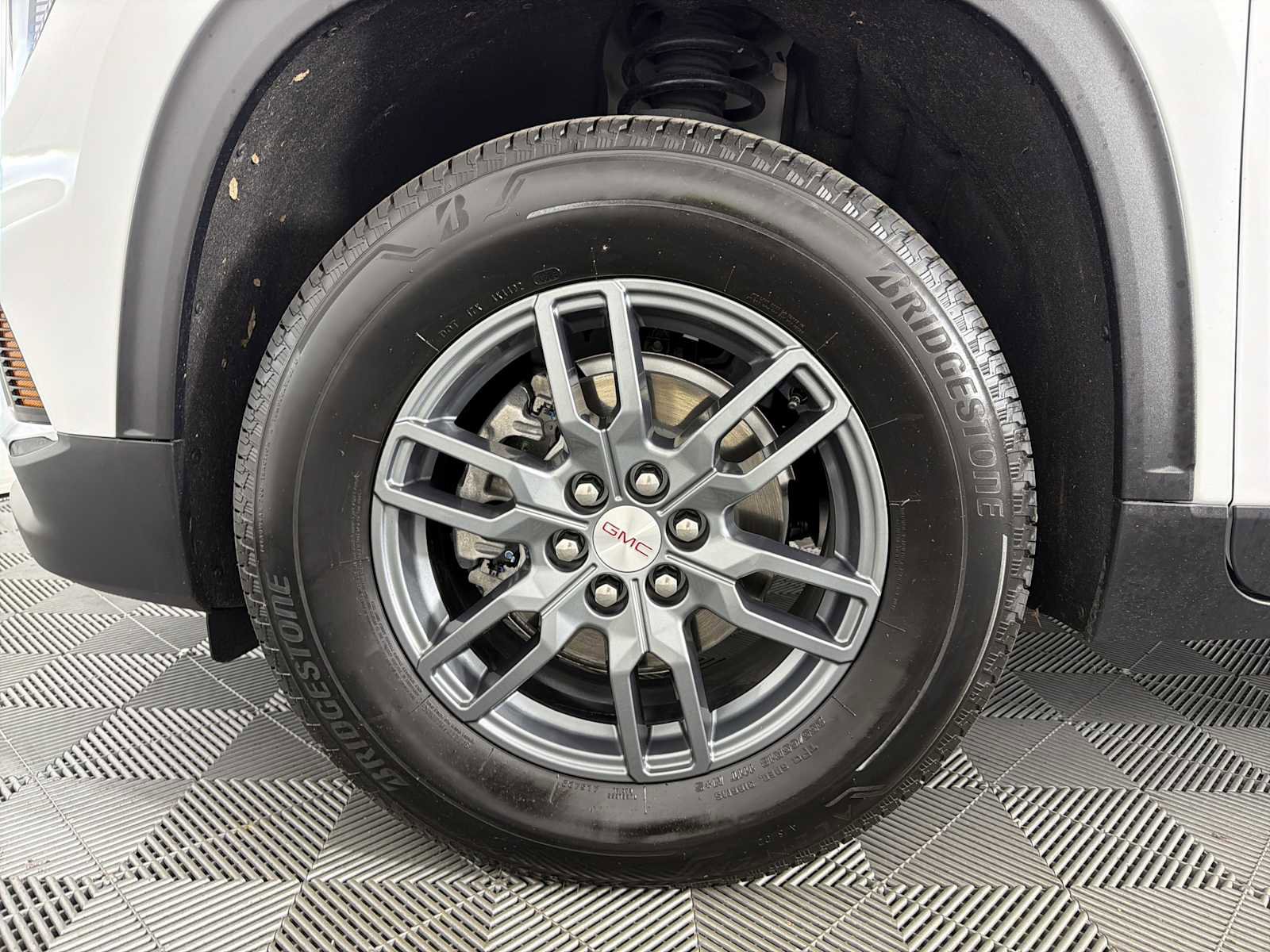 New 2025 GMC Acadia Elevation image 18