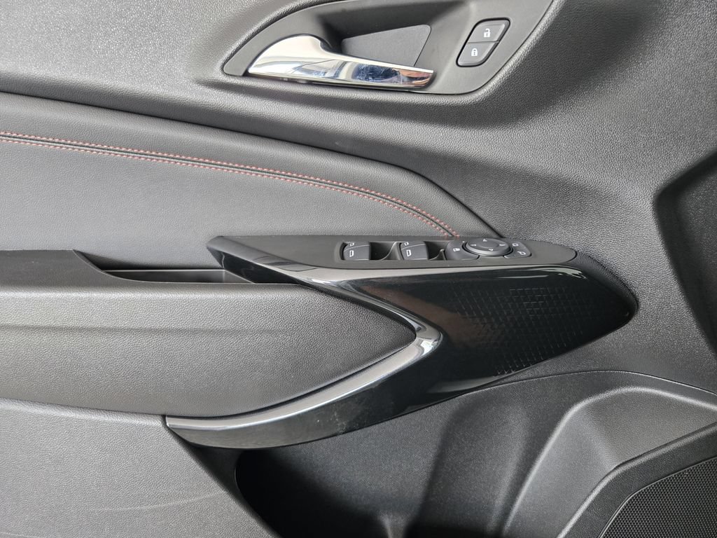 New 2026 Chevrolet Trax RS w/ Sunroof Package FWD image 24