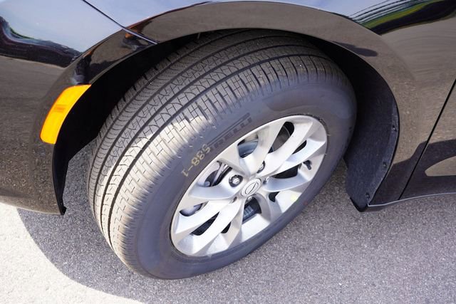 New 2026 Chrysler Pacifica Select image 9