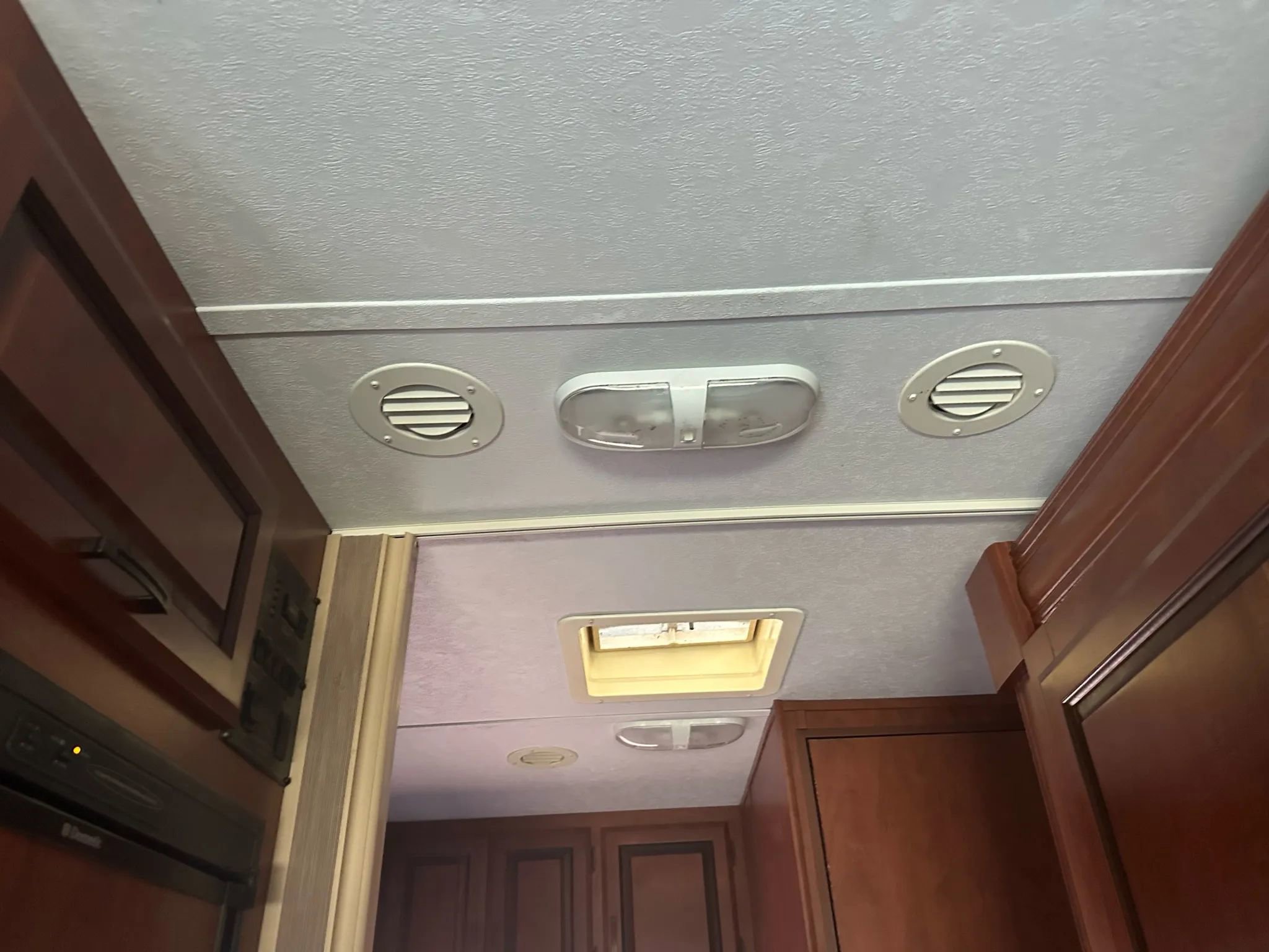 Used 2011 Mercedes-Benz Sprinter 3500 image 40