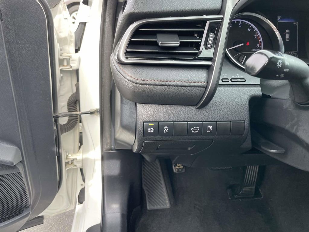 Used 2019 Toyota Camry LE image 29