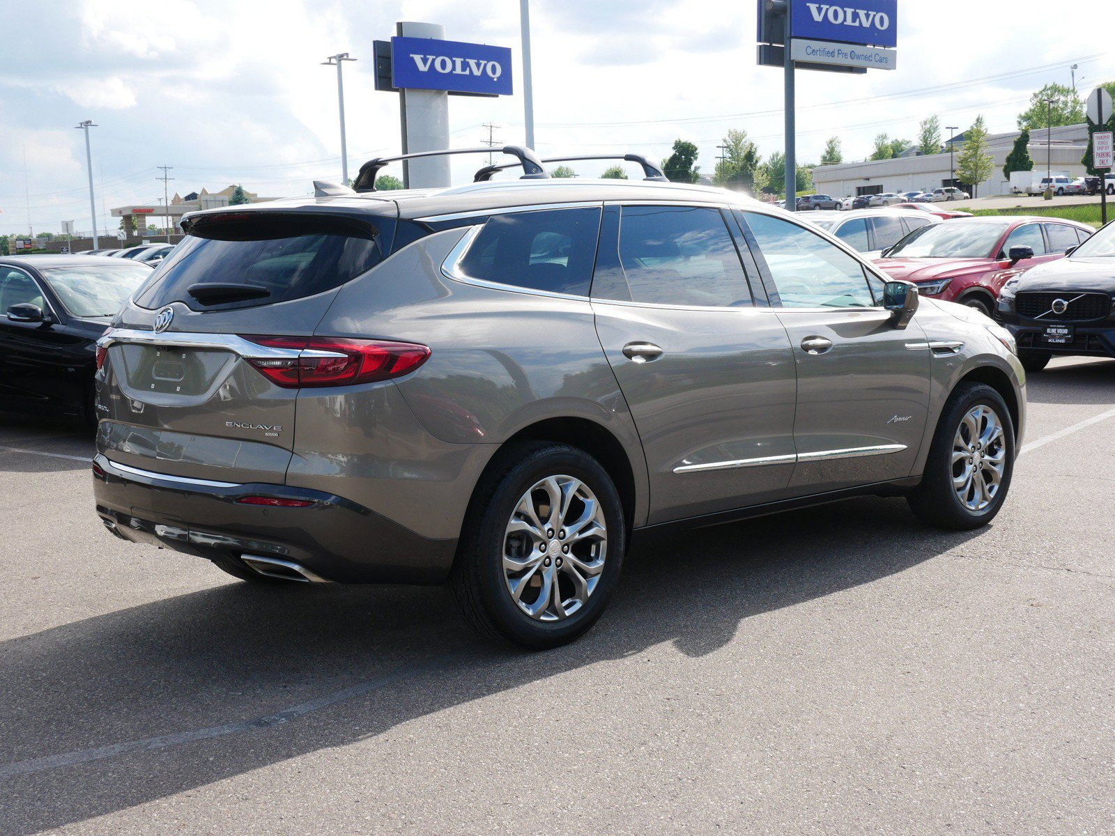 Used 2019 Buick Enclave Avenir w/ Avenir Technology Package AWD/4WD image 7