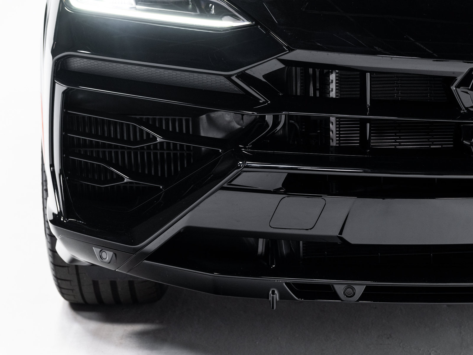 Used 2025 Lamborghini Urus SE AWD/4WD image 17