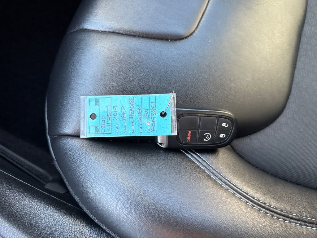 Used 2019 Jeep Cherokee Latitude Plus w/ Cold Weather Group image 35