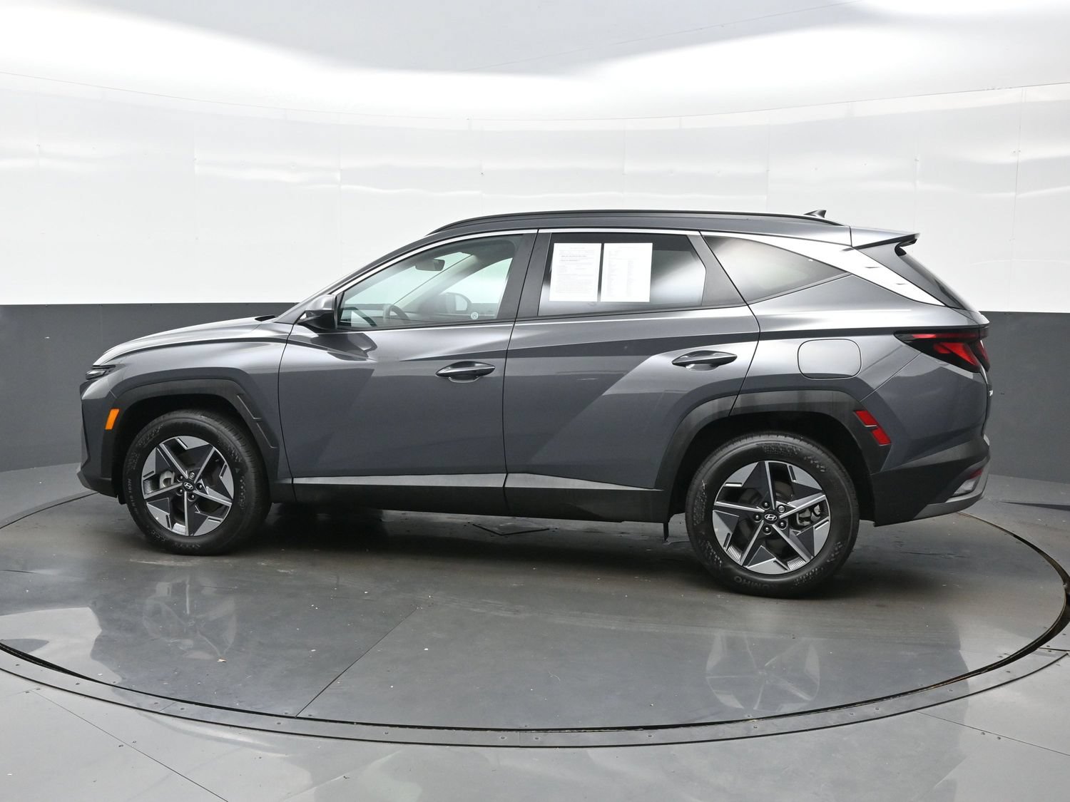 Certified 2026 Hyundai Tucson SEL Plus AWD/4WD image 3
