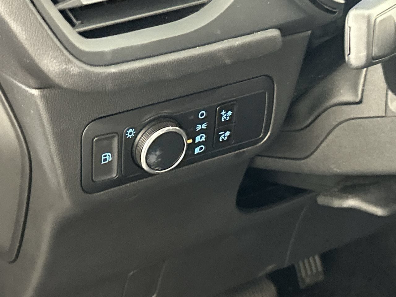 Used 2025 Ford Escape ST-Line w/ Equipment Group 301A FWD image 12