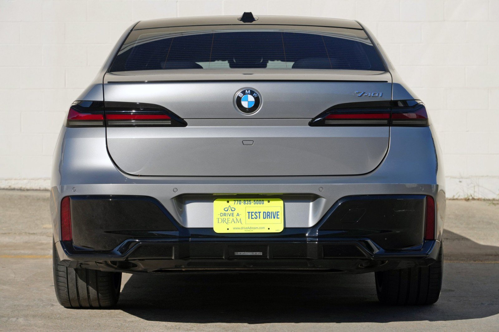Used 2023 BMW 740i RWD image 11