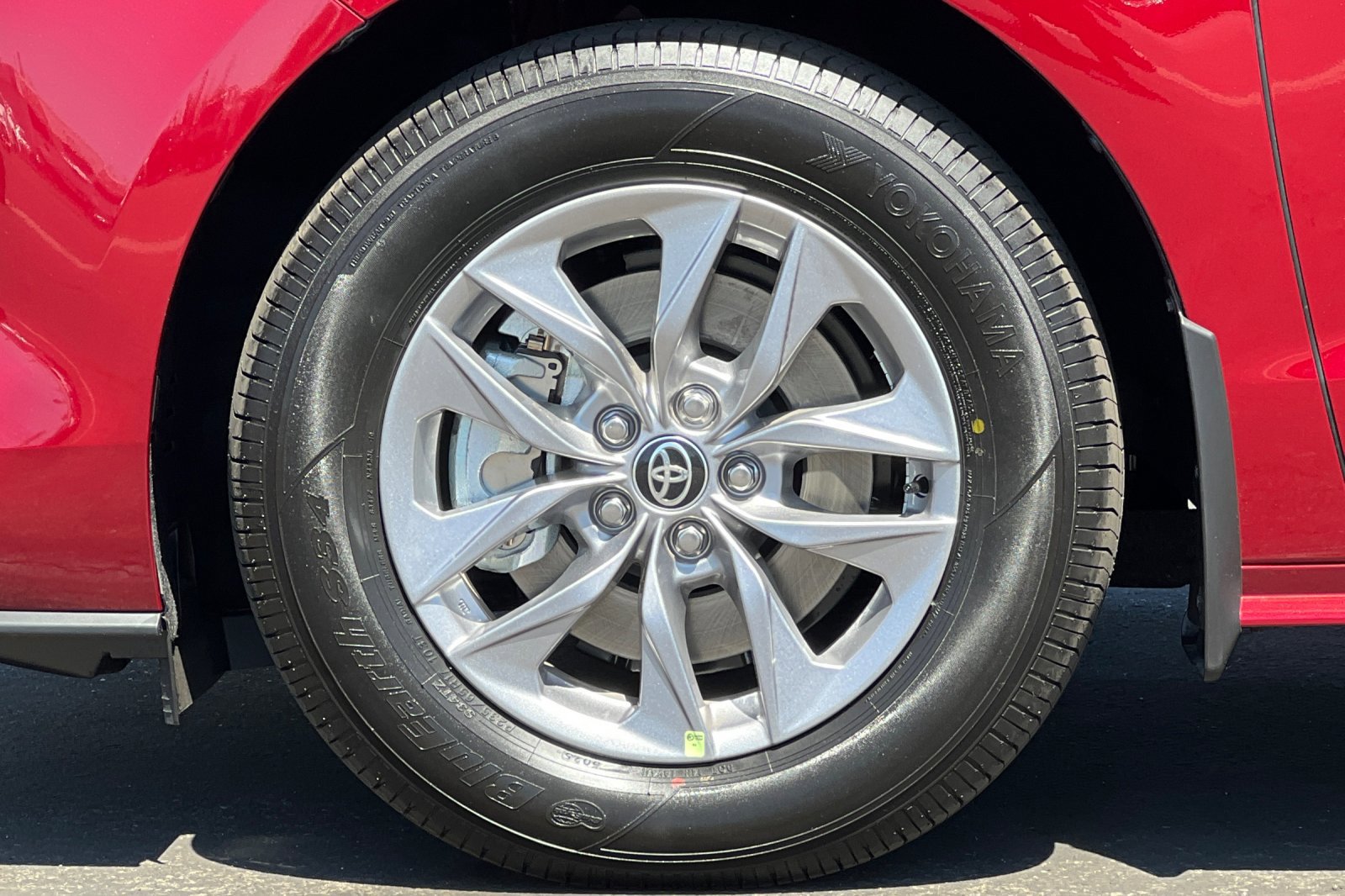 Certified 2026 Toyota Sienna XLE FWD image 26