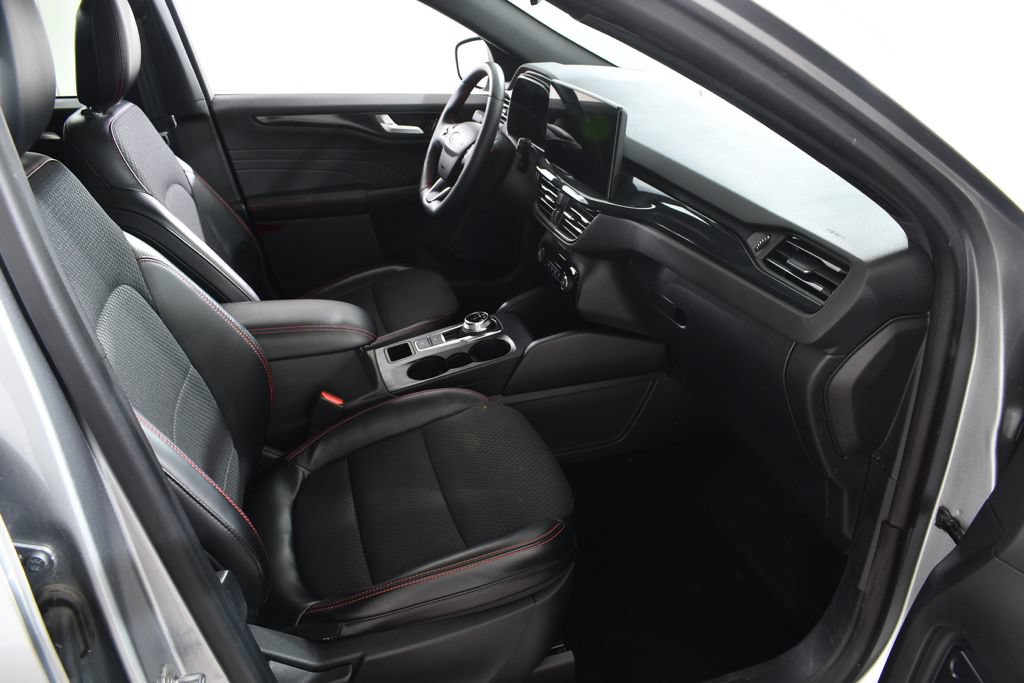 Used 2024 Ford Escape ST-Line w/ Tech Pack #1 AWD/4WD image 10