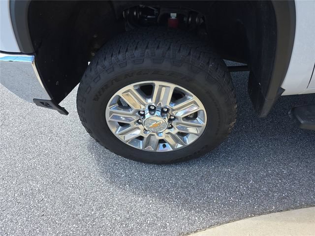 Used 2024 Chevrolet Silverado 2500 High Country w/ Technology Package AWD/4WD image 10