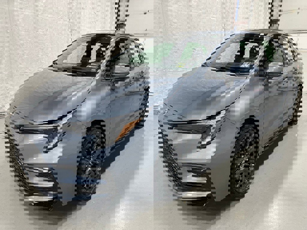 Used 2025 Toyota Corolla XSE image 3