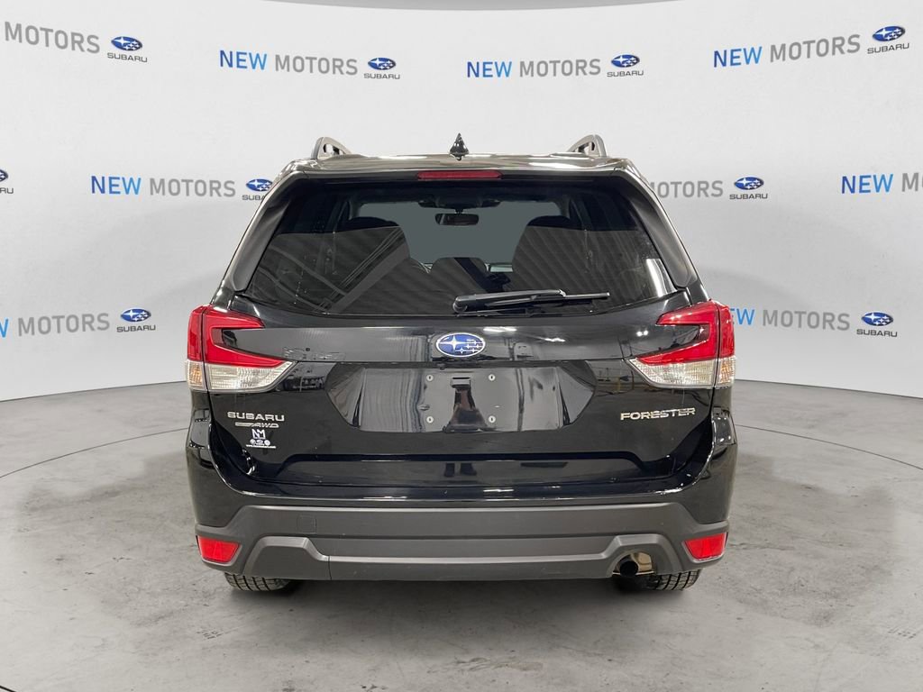 Used 2023 Subaru Forester Premium image 4
