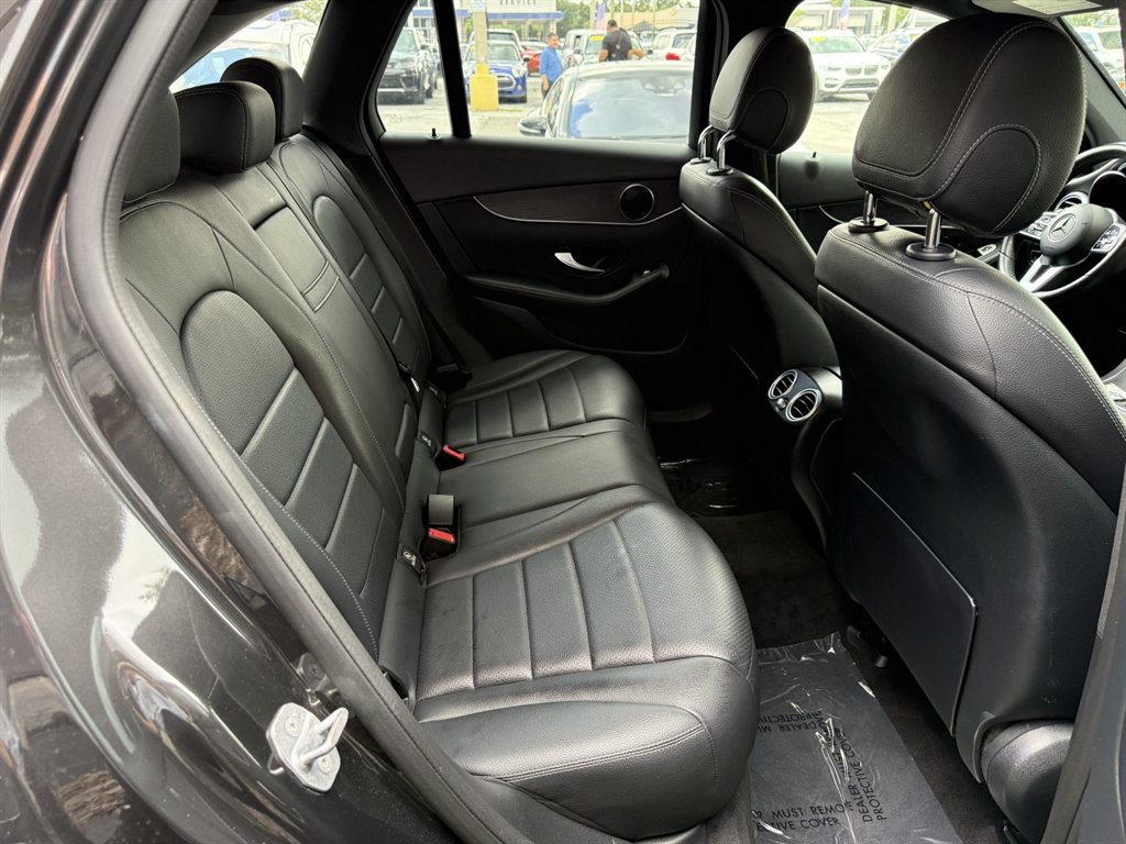 Used 2021 Mercedes-Benz GLC 300 image 16